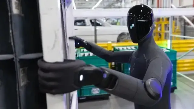 Secanggih-canggihnya Robot di Pabrik Mobil, Kerjanya Tak Secepat Manusia   — News